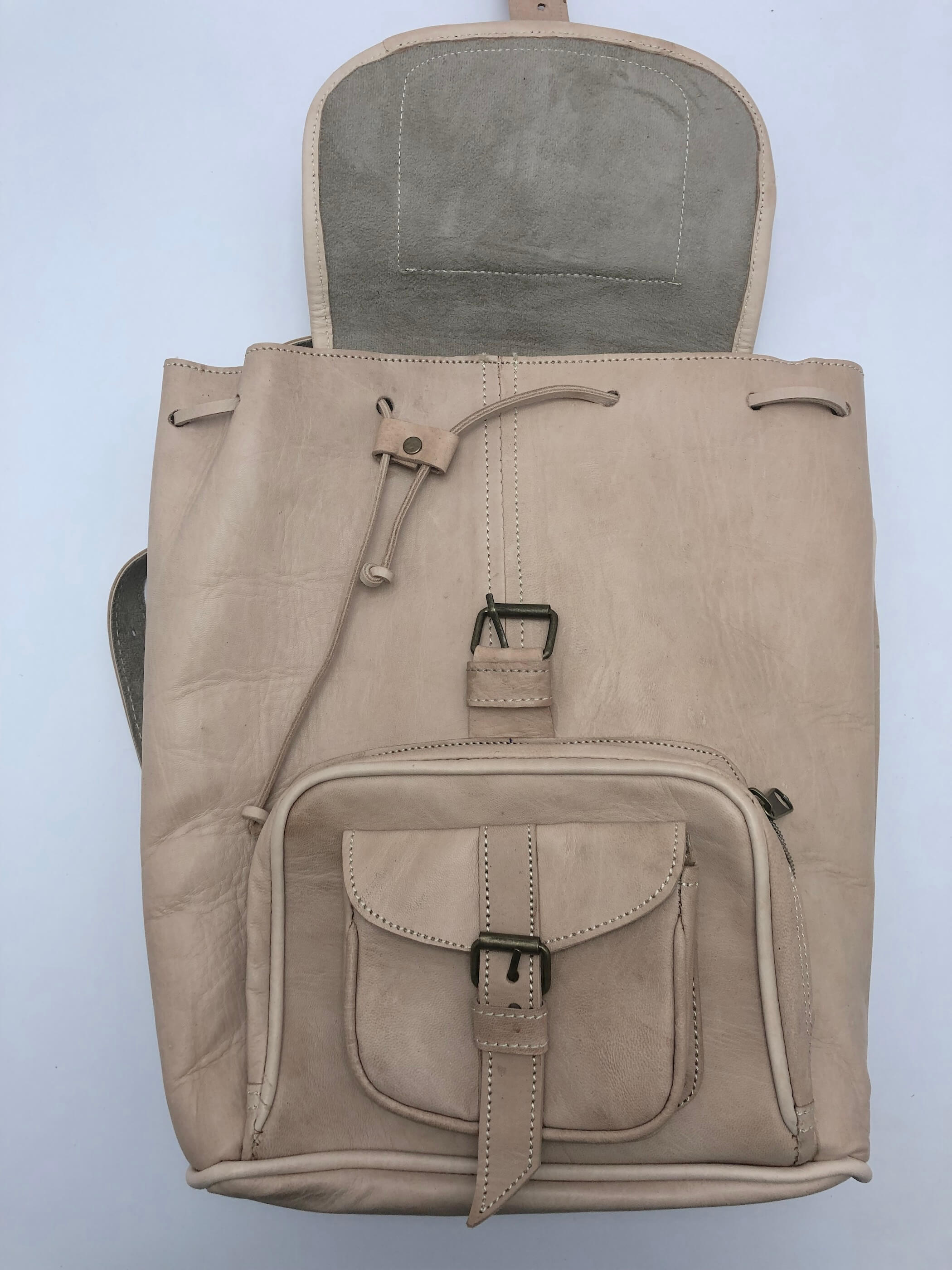 Kožený batoh velbloudí