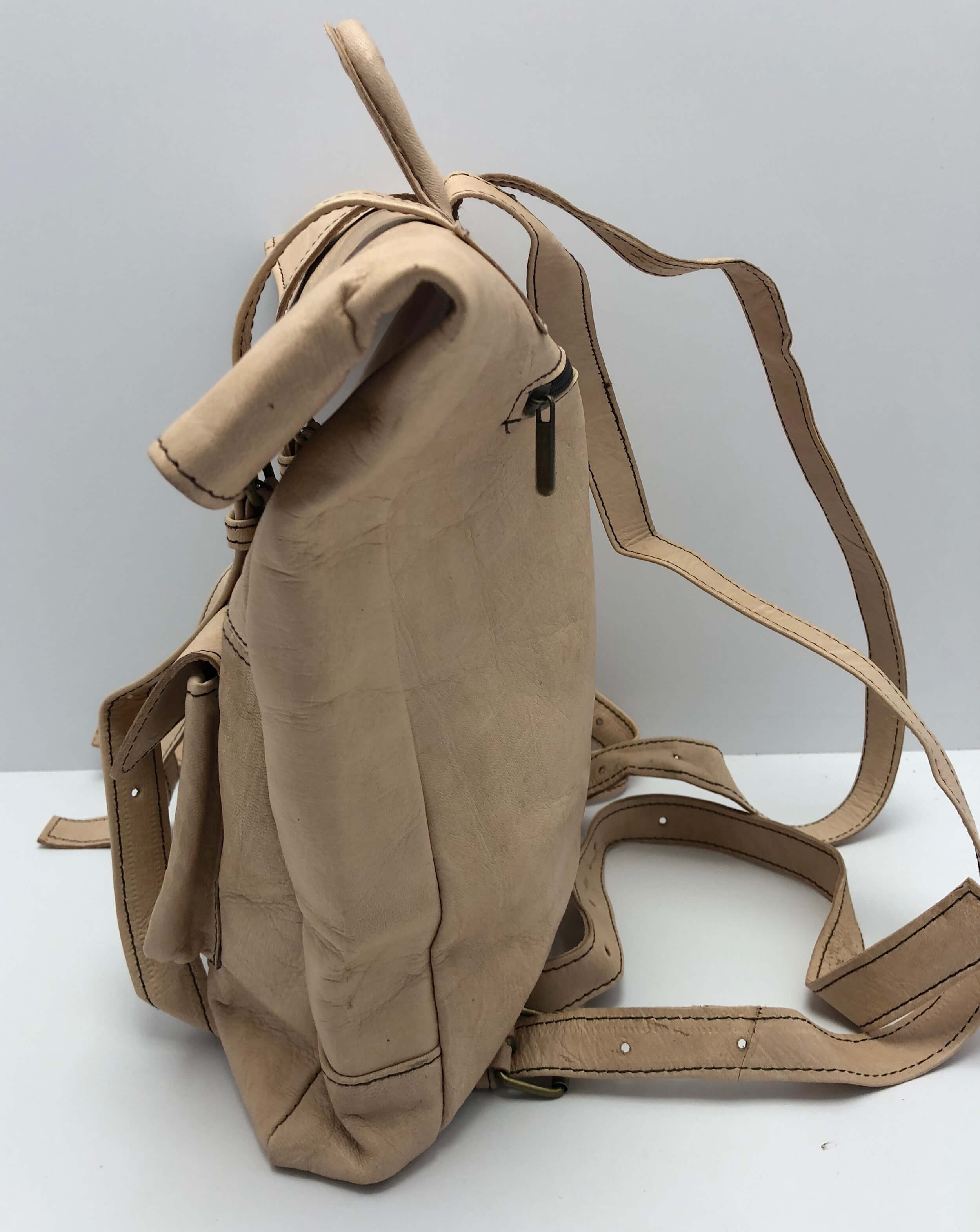 Kožený batoh velbloudí