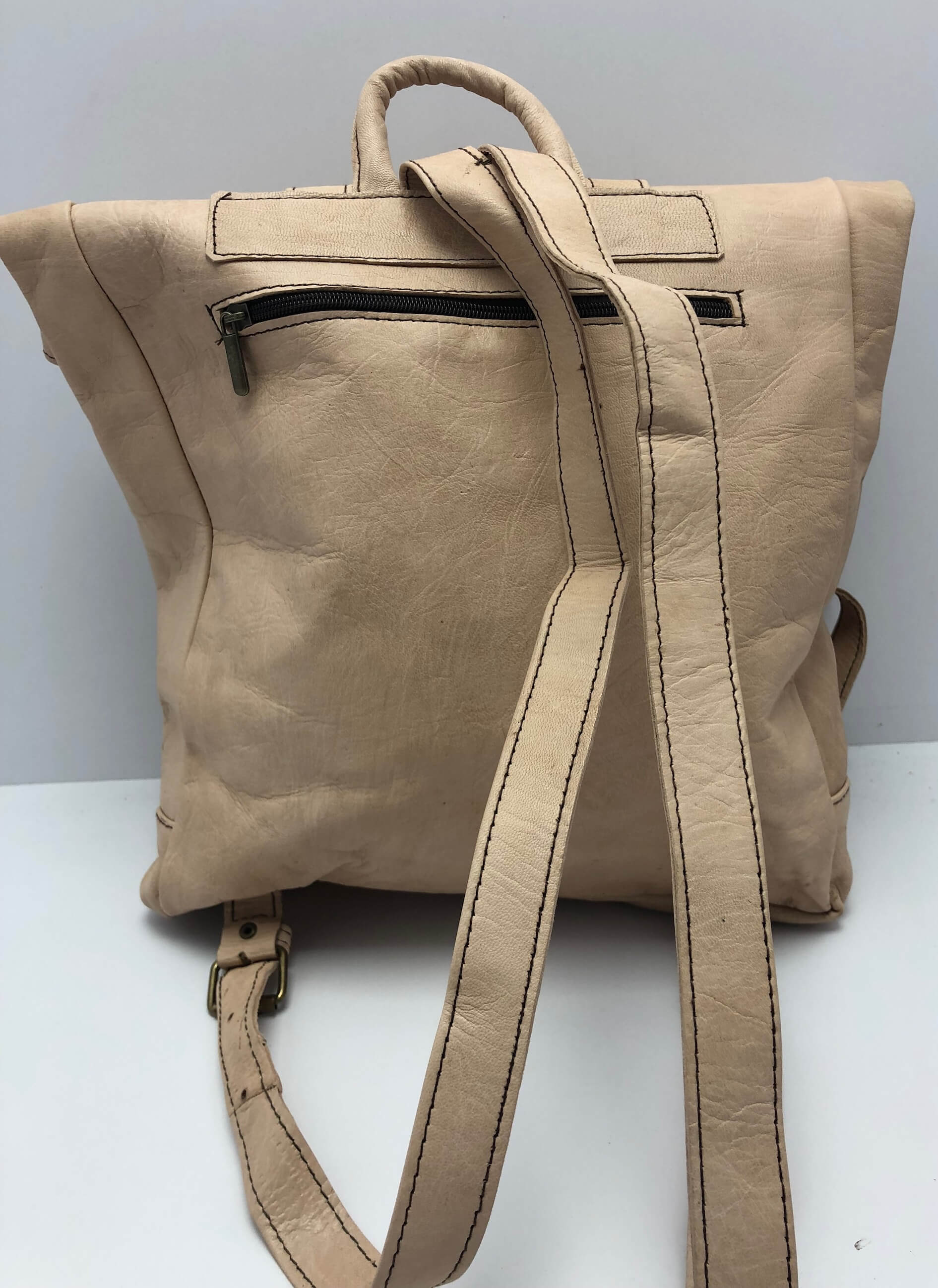 Kožený batoh velbloudí