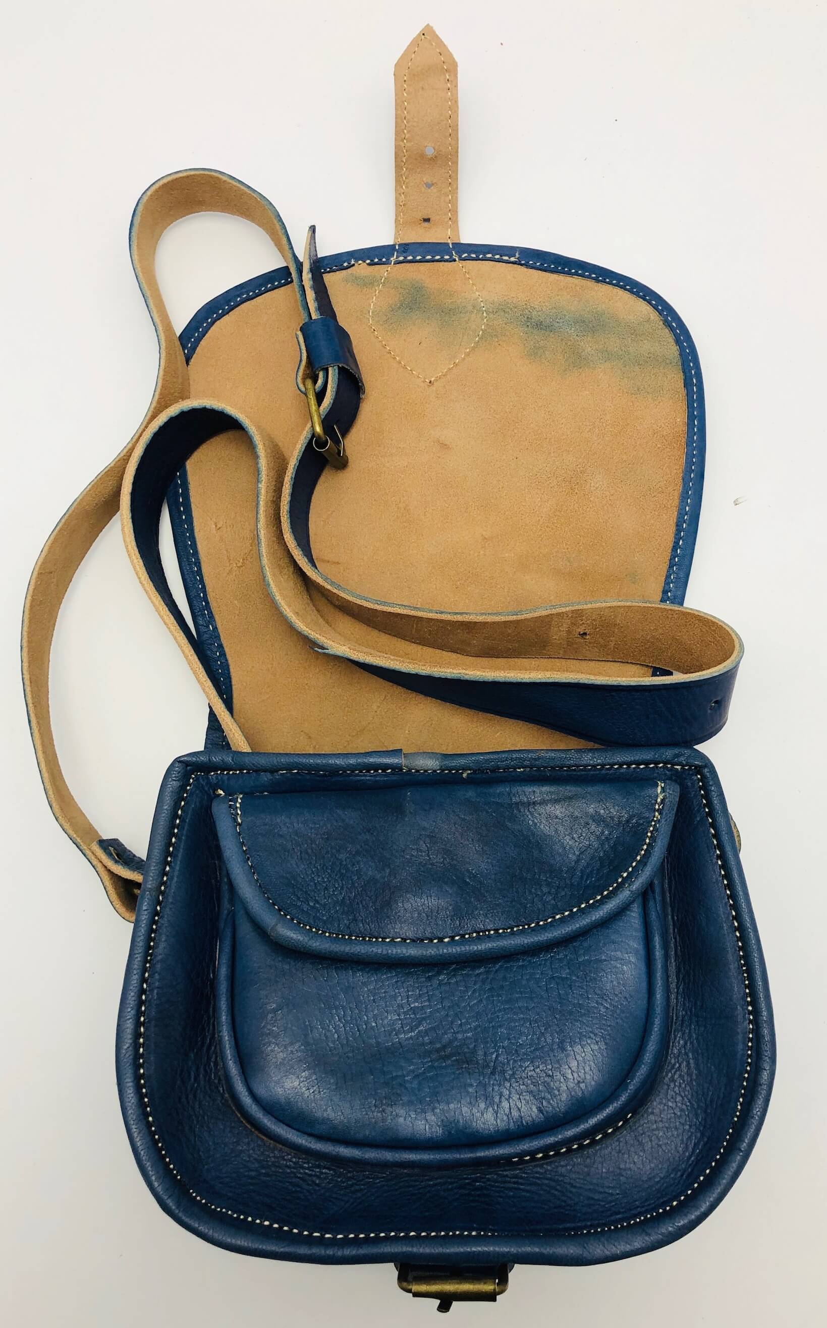 Kožená kabelka lovecká malá modrá