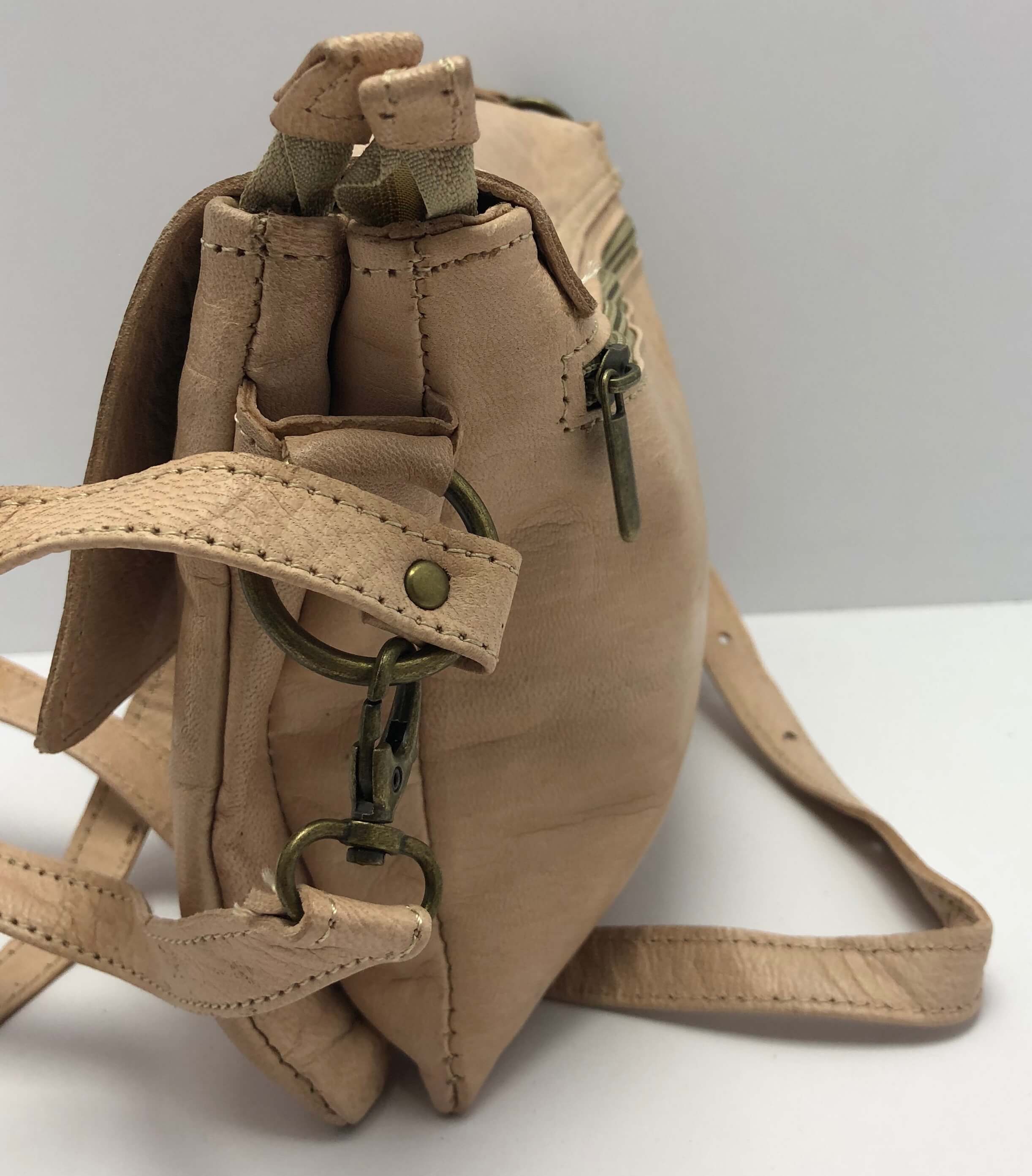 Kožená kabelka velbloudí