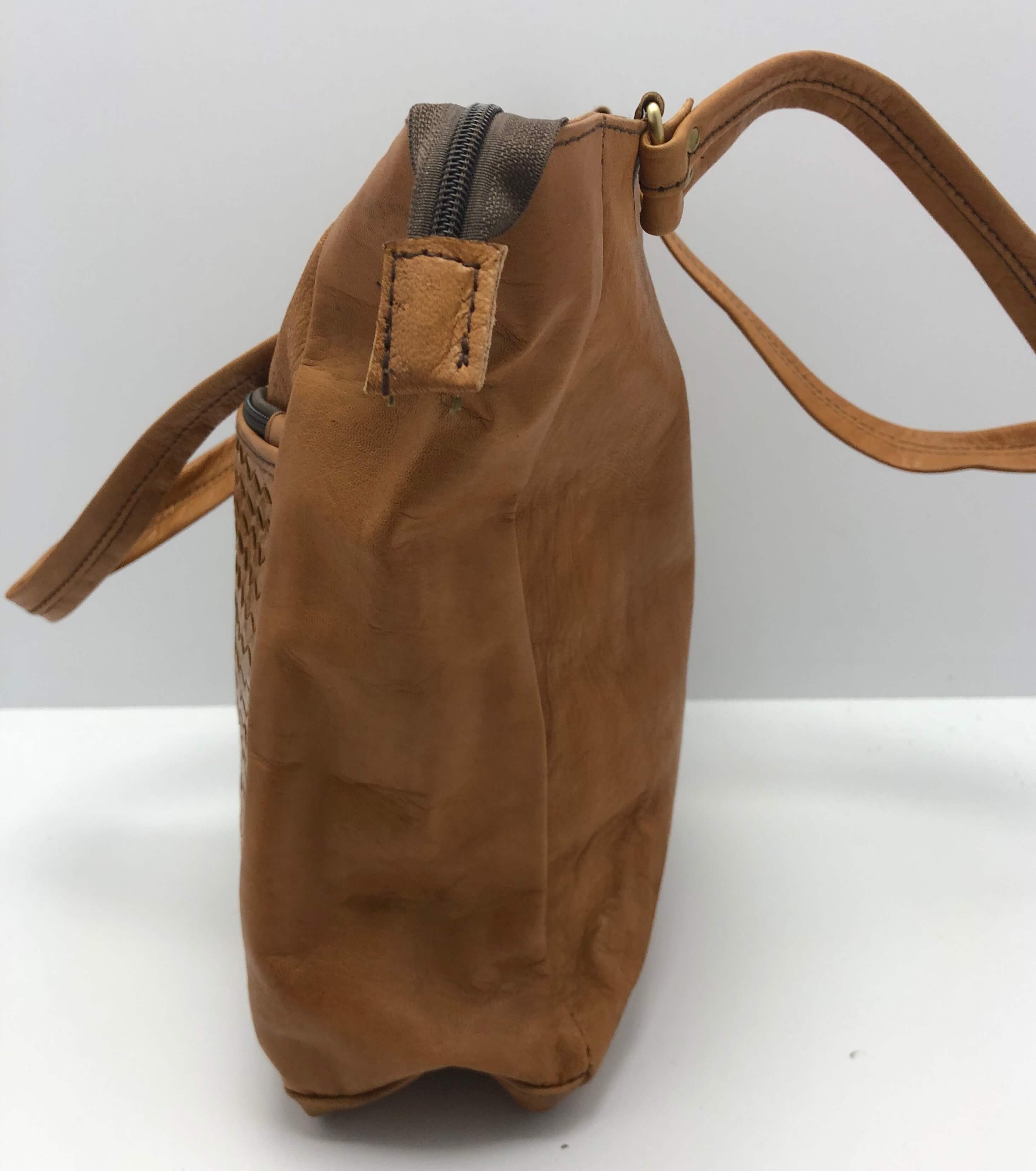 Kožená kabelka béžová s průpletem