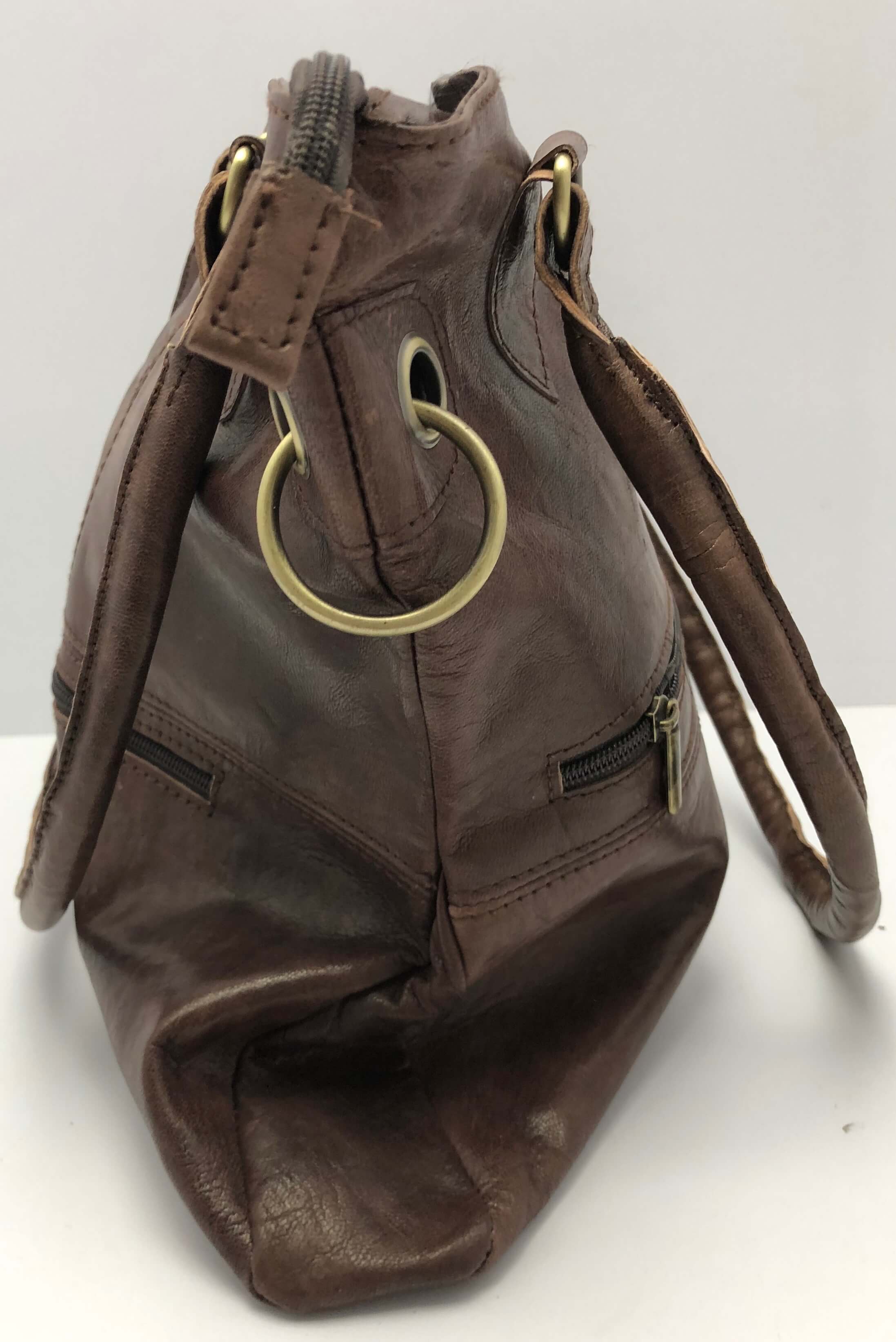 Kožená kabelka hnědá s kroužky menší