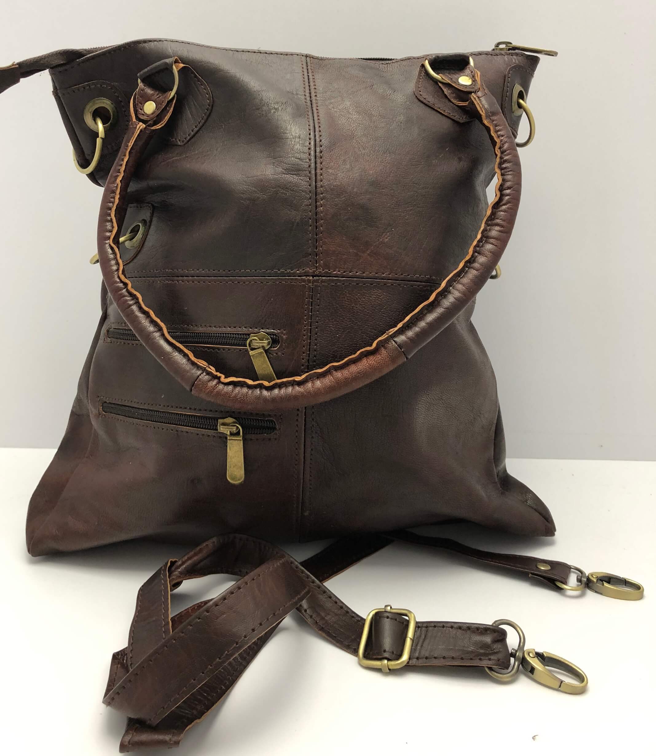 Kožená kabelka hnědá s kroužky větší