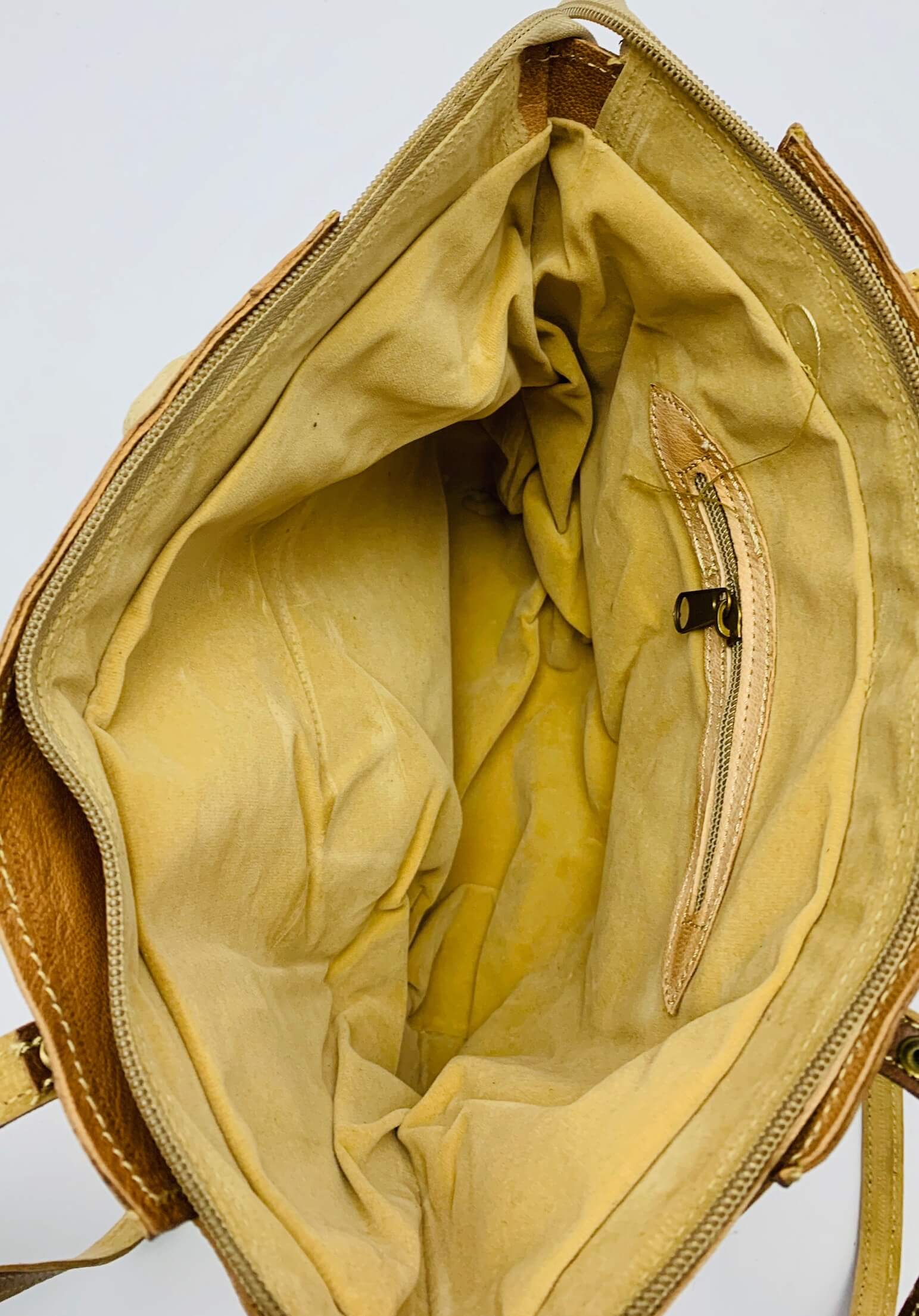 Kožená kabelka ozdobná kolečka velbloudí MagBag