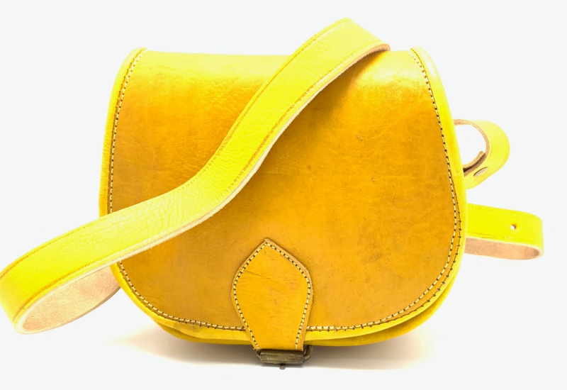 Kožená kabelka lovecká malá žlutá