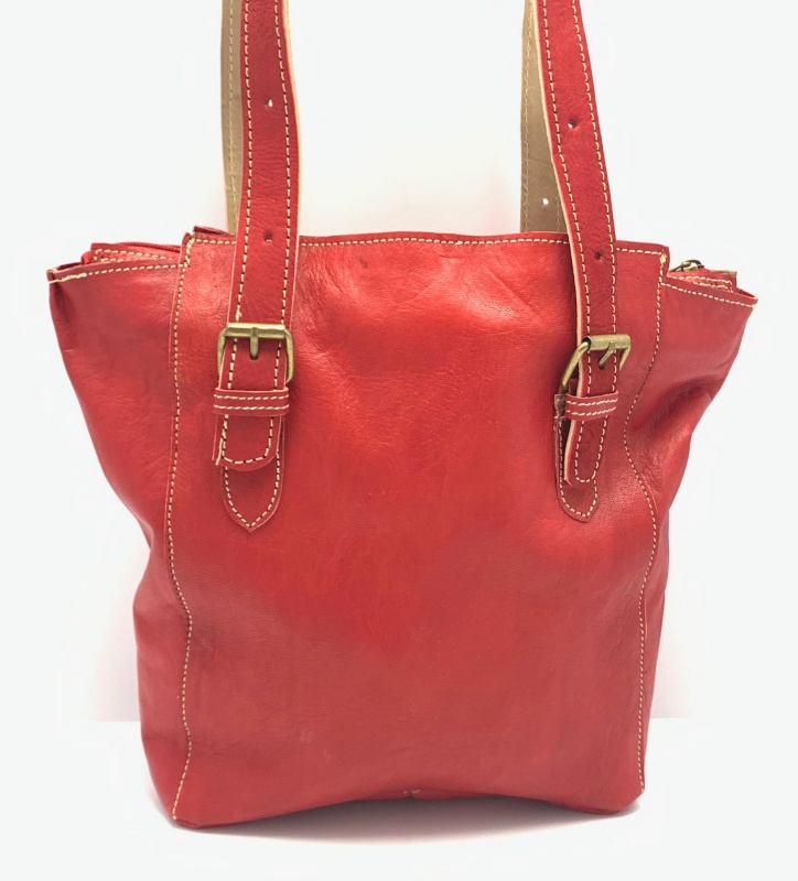 Dámská kožená kabelka s přezkami červená MagBag