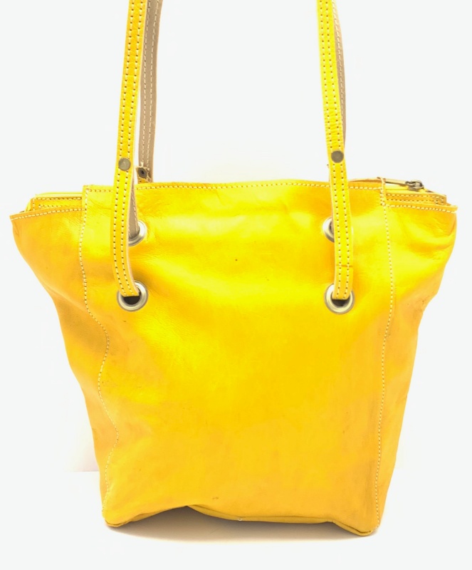 Kožená kabelka ozdobná kolečka žlutá MagBag