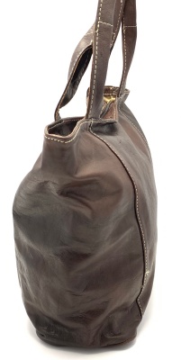 Kožená kabelka s kapsou na zip hnědá