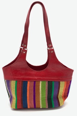 Dámská kožená kabelka se sátkem pruhovaná červená