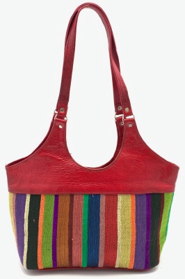 Dámská kožená kabelka se sátkem pruhovaná červená