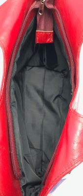 Dámská kožená kabelka se sátkem pruhovaná červená