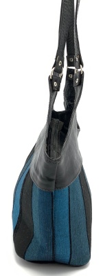 Dámská kožená kabelka se sátkem pruhovaná černo-tyrkysová