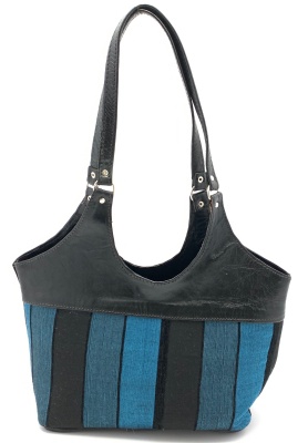 Dámská kožená kabelka se sátkem pruhovaná černo-tyrkysová