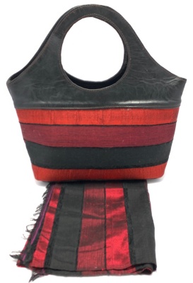 Dámská kožená kabelka oblouk se šátkem červeno-černá MagBag