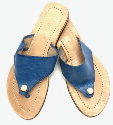 Dámské kožené pantofle s korálkem modré 