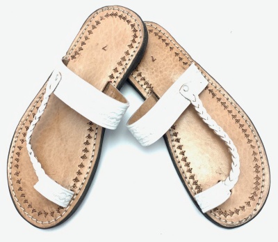 Dámské kožené pantofle propletený pásek bílé 